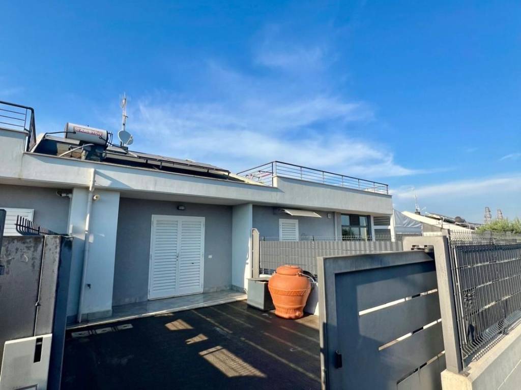 Villa a Aprilia in Via Ledro, 3 - Foto 4