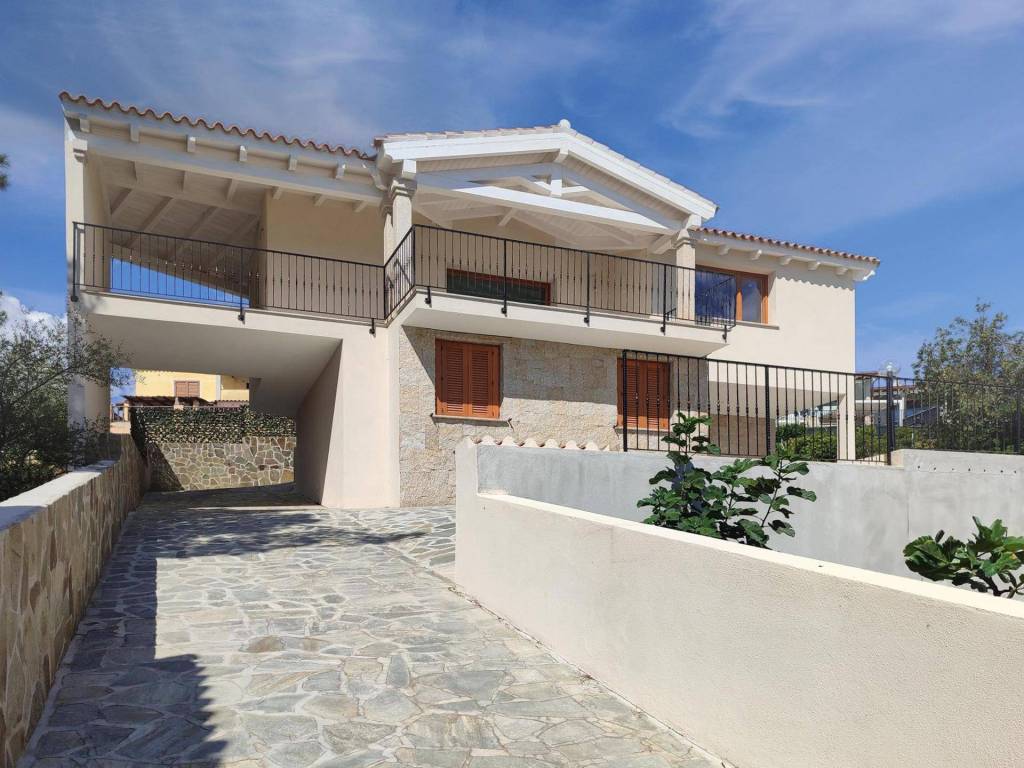 Villa a Loiri porto san paolo in Via Tiziano - Foto 2