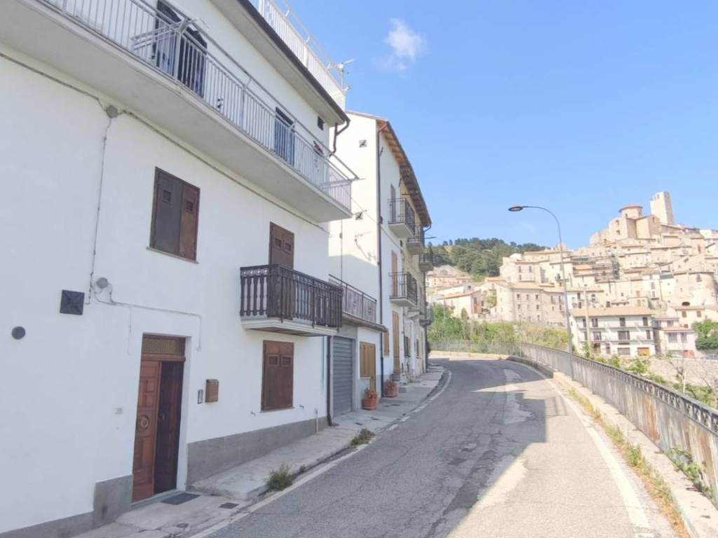 Casa indipendente a Castel del monte in Via Roma - Foto 4