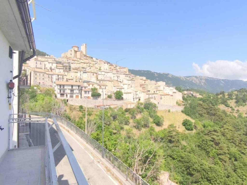 Casa indipendente a Castel del monte in Via Roma - Foto 5