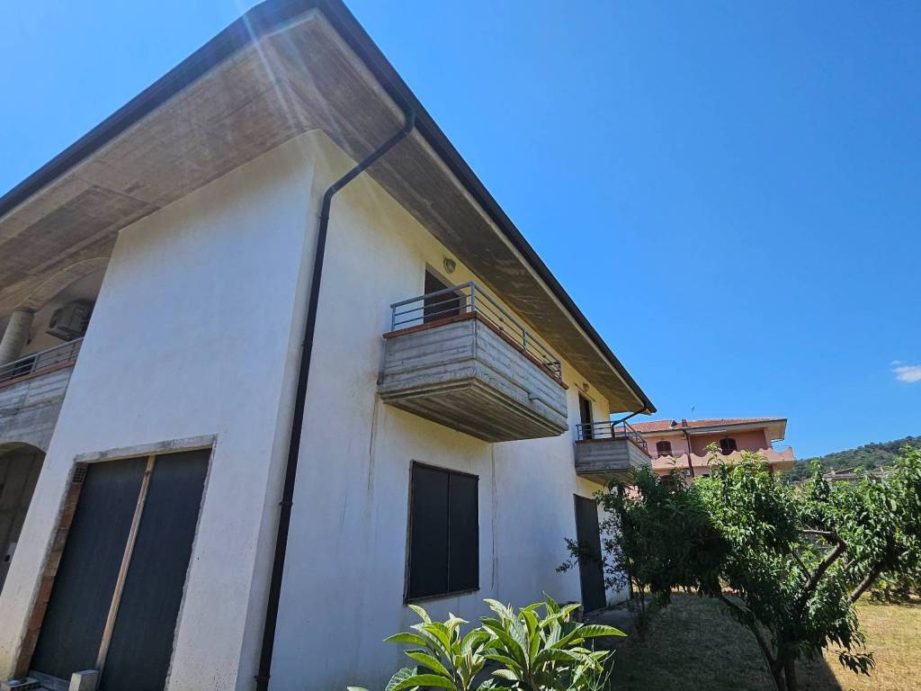 Villa a Montepaone in Via Adige - Foto 4