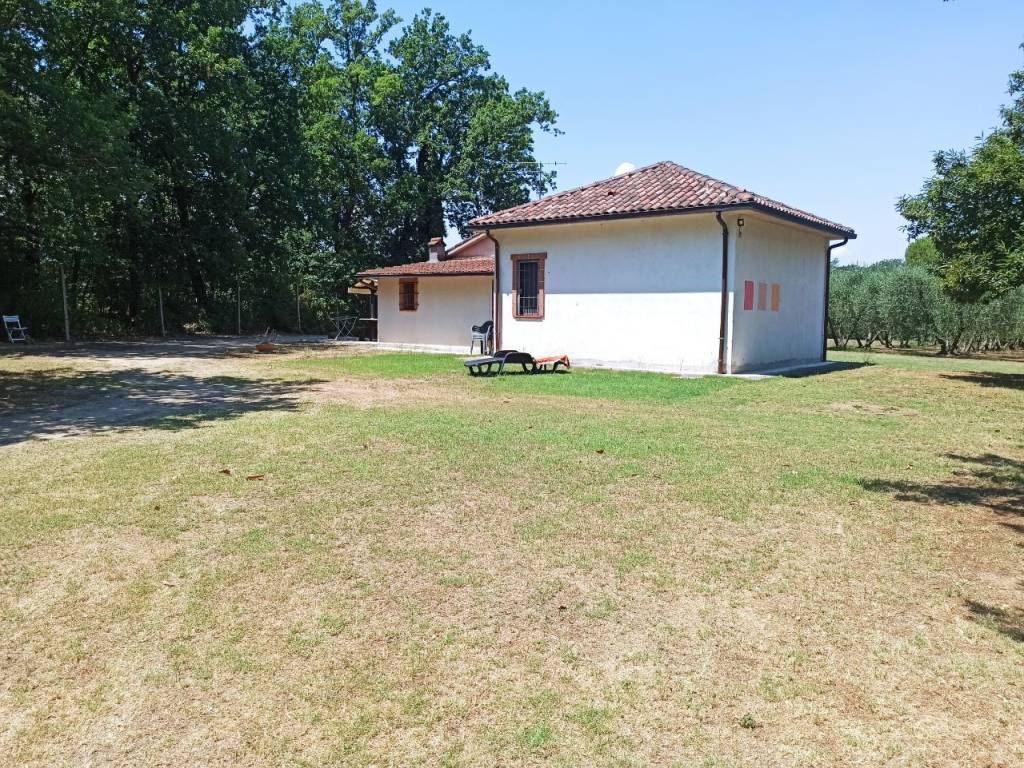 Casa indipendente a Castiglione del lago in Via Soccorso - Foto 3