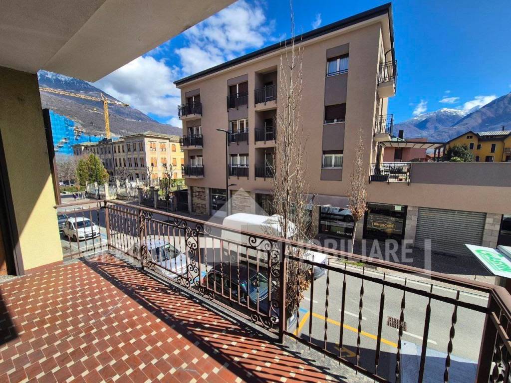 Appartamento a Morbegno in Viale Tommaso Ambrosetti - Foto 5