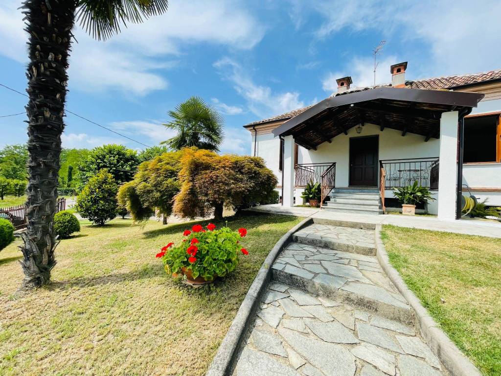 Villa a Nizza monferrato in Strada Vecchia di Calamandrana, 8 - Foto 4