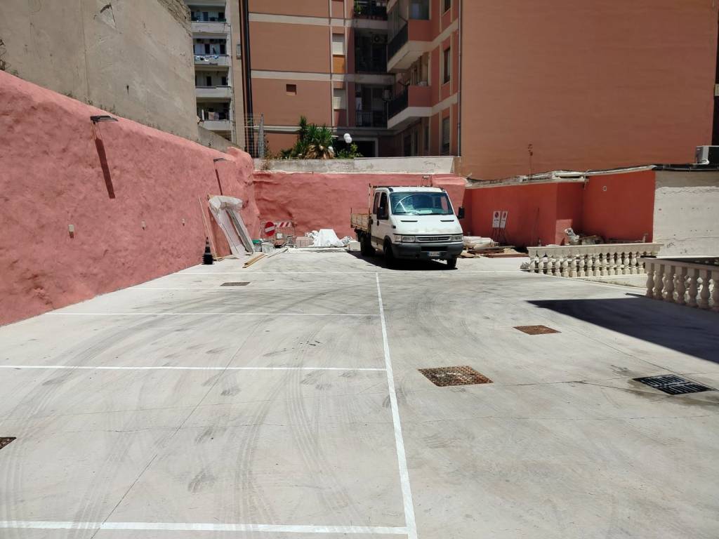Box / garage a Cagliari in Via Sidney Sonnino - Foto 2