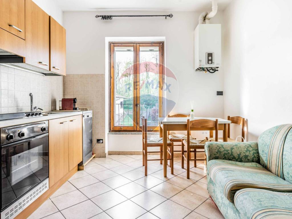 Appartamento a Biandronno in VIA MORSELLI - Foto 2