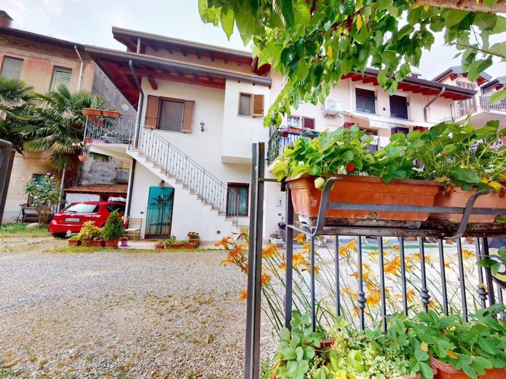 Casa indipendente a Tradate in Via Dante Alighieri, 28 - Foto 2