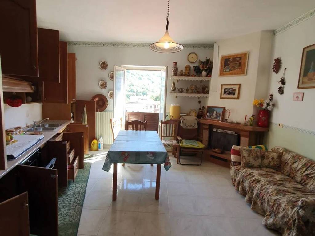 Casa indipendente a Castelfranci - Foto 3