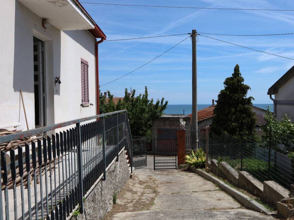 Villa a Roseto degli abruzzi in Via Sangro, 11 - Foto 4