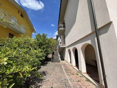 Villa a L'aquila in Via Aldo Moro, 21 - Foto 2