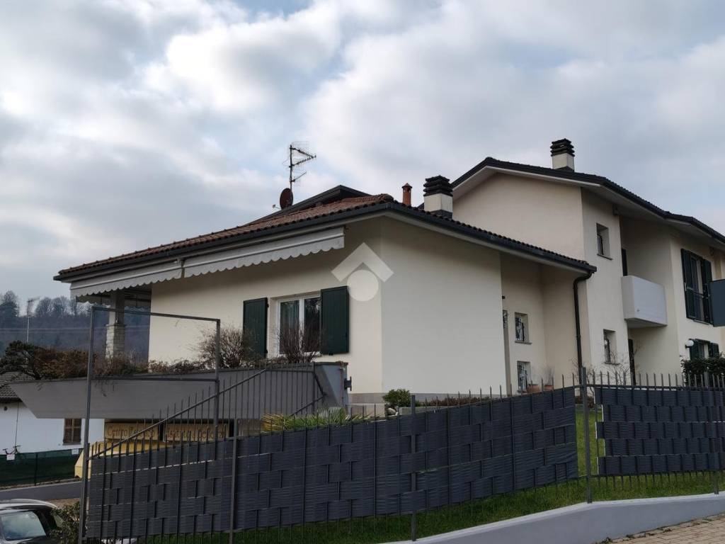 Villa a Cantello in Via dei Biancospini - Foto 2