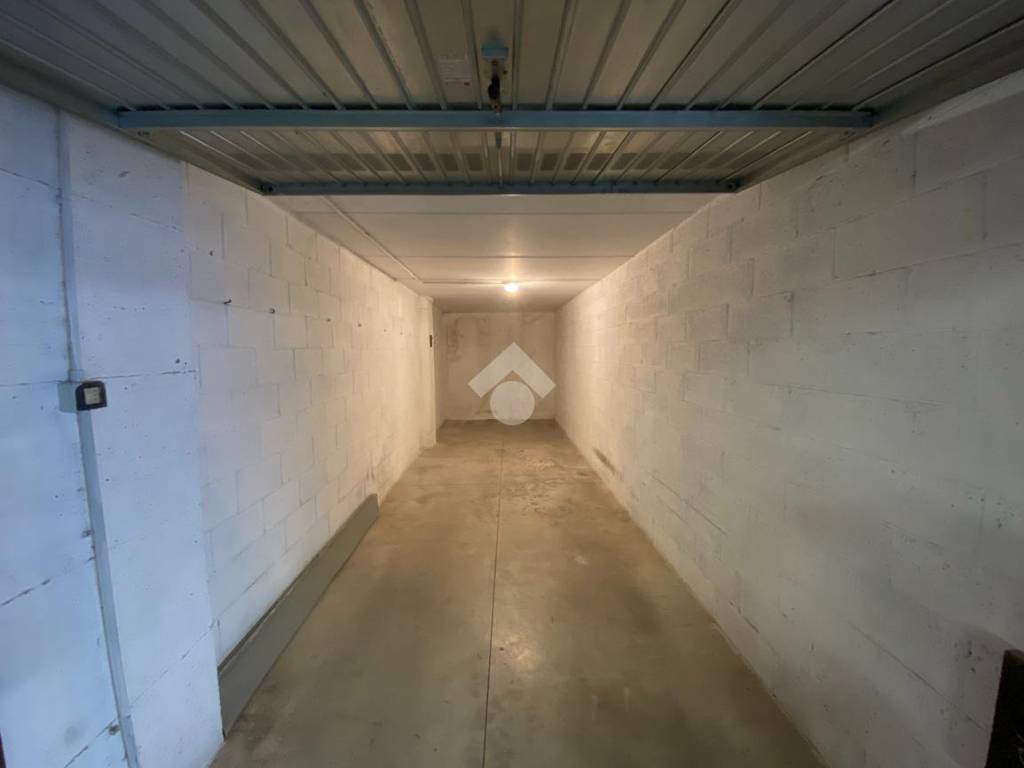 Box / garage a Calco in Via Privata Europa, 22 - Foto 2