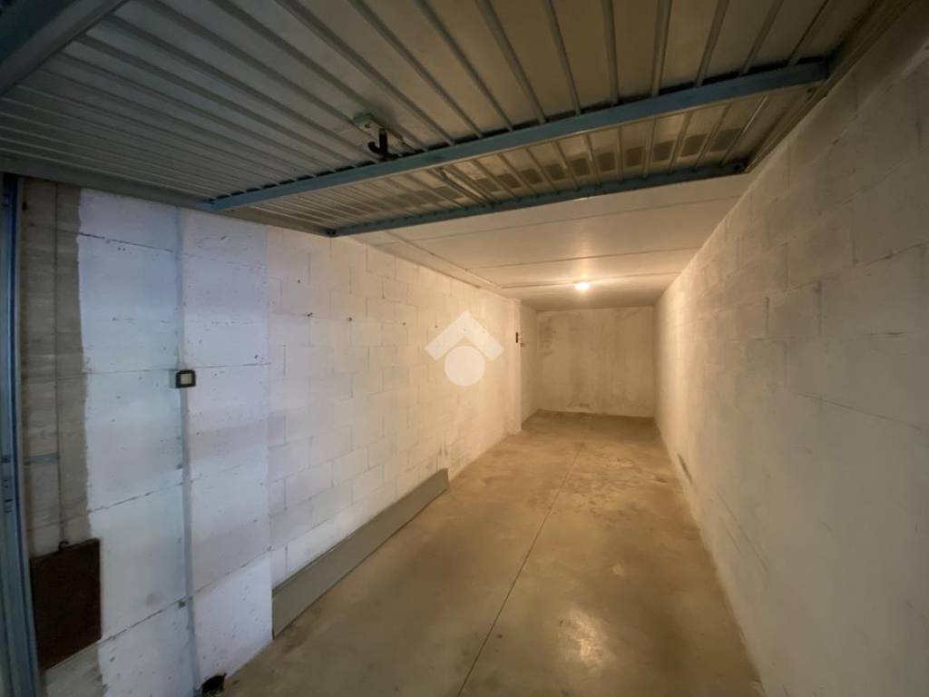 Box / garage a Calco in Via Privata Europa, 22 - Foto 5