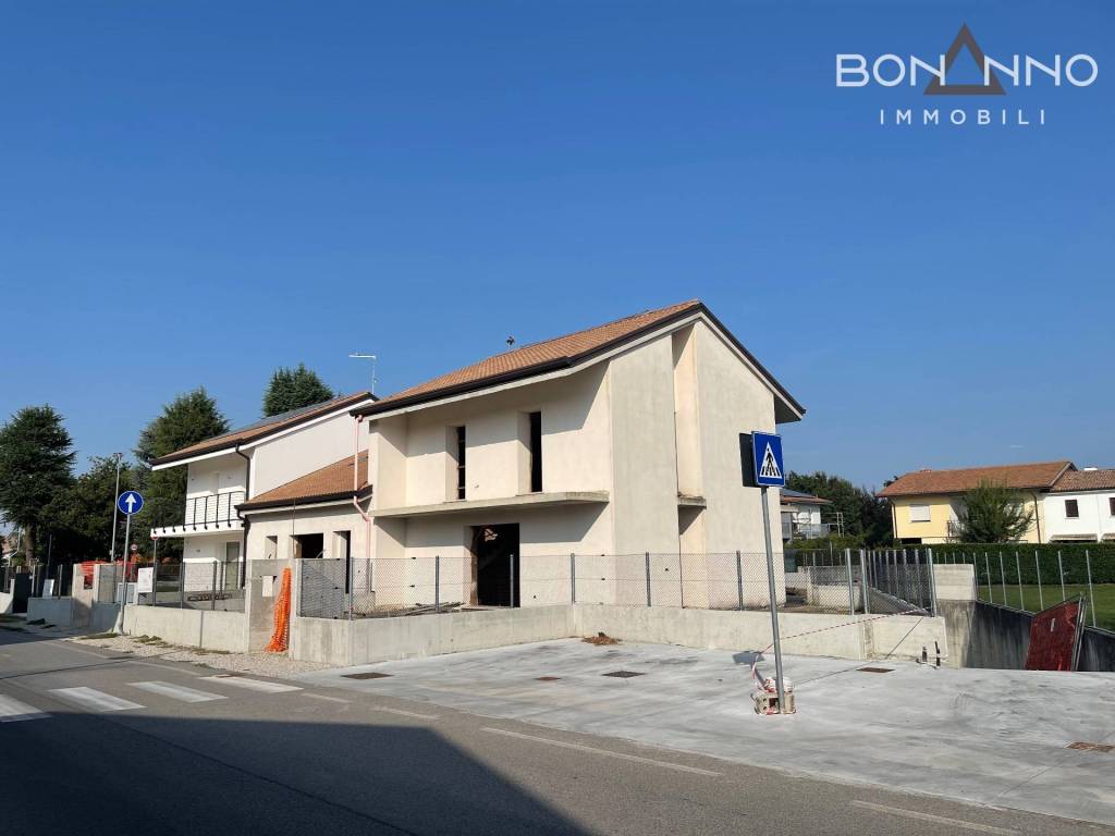Villetta a schiera a Castelfranco veneto in Via Postioma - Foto 2