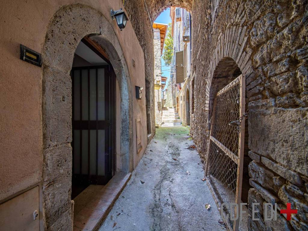 Appartamento a Poggio moiano in Via di Mezzo - Foto 2
