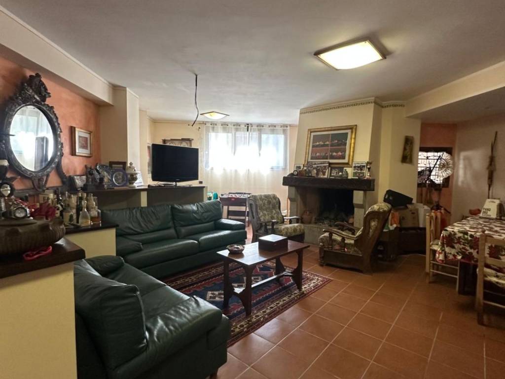 Casa indipendente a Avezzano in Via Samuele Donatoni - Foto 2