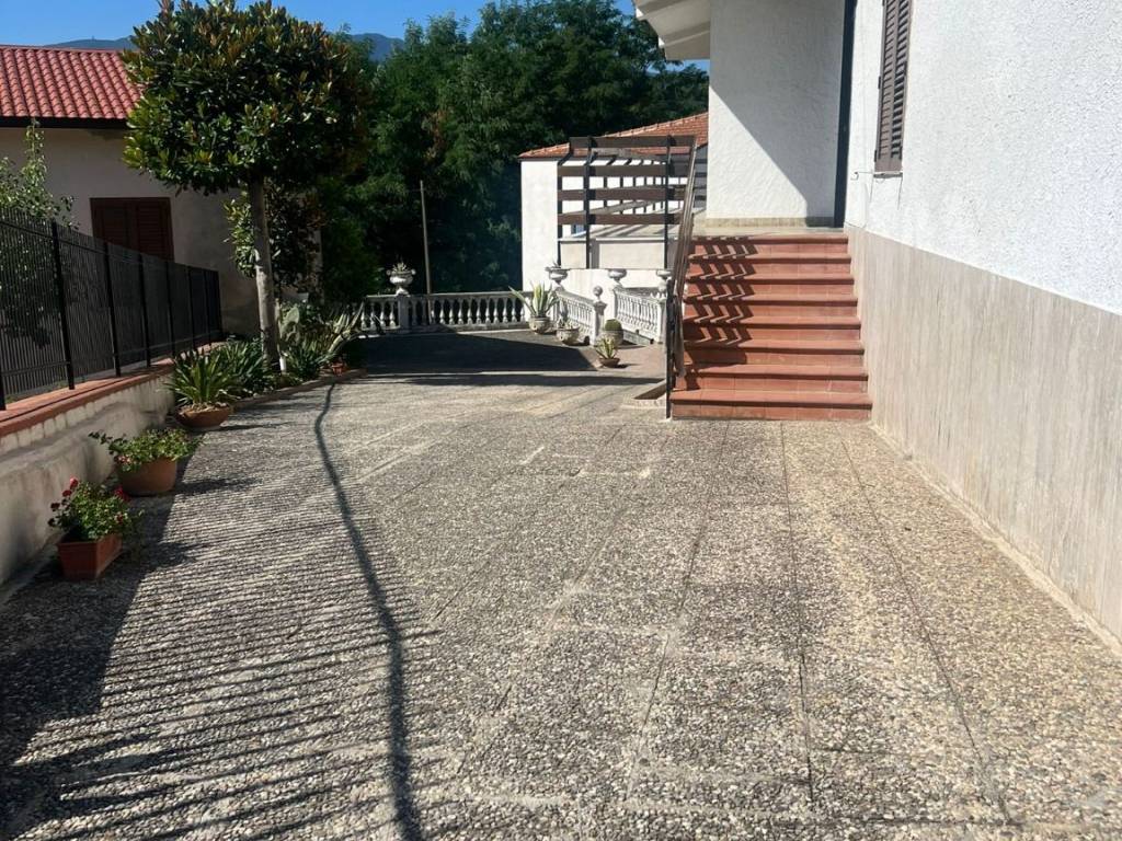 Villa a Ceppaloni in Via Tre Santi-Beltiglio - Foto 3