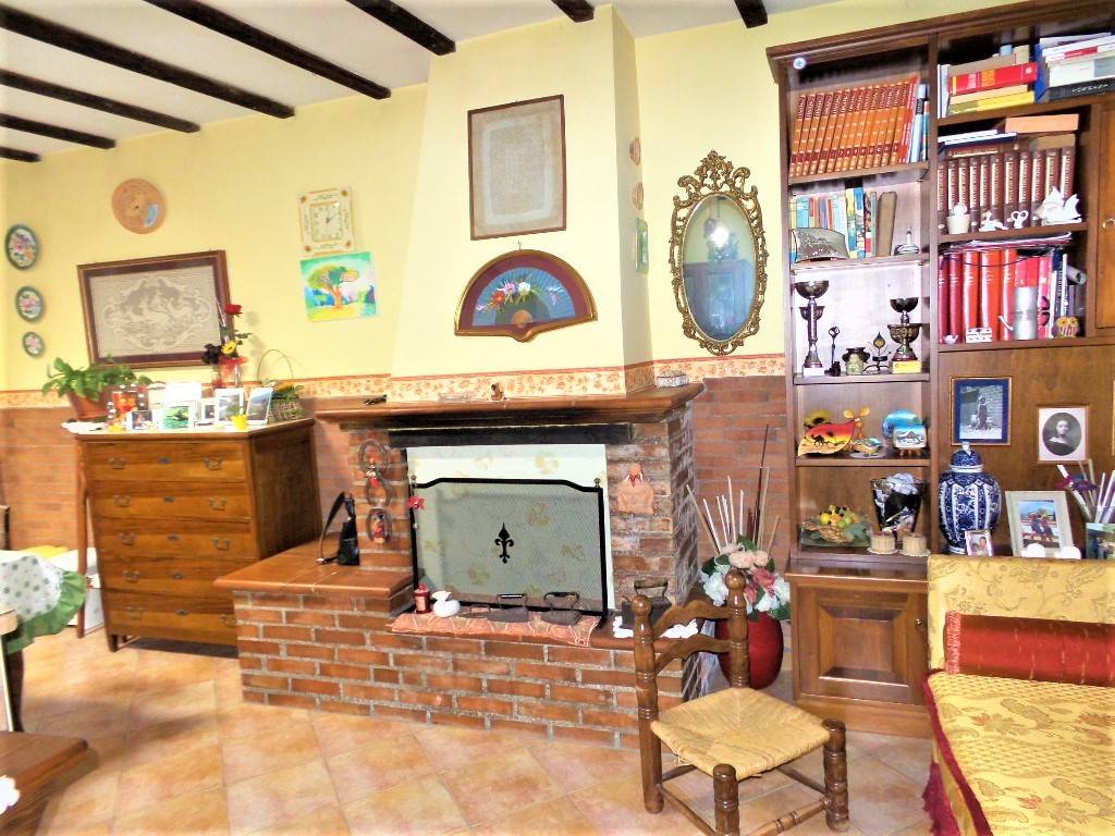 Appartamento a Caprarola in Via Giuseppe Garibaldi - Foto 4