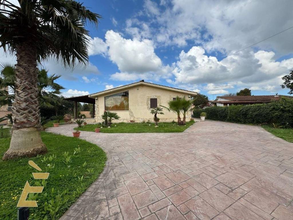 Villa a Aprilia in Via Cefalonia, 4 - Foto 2