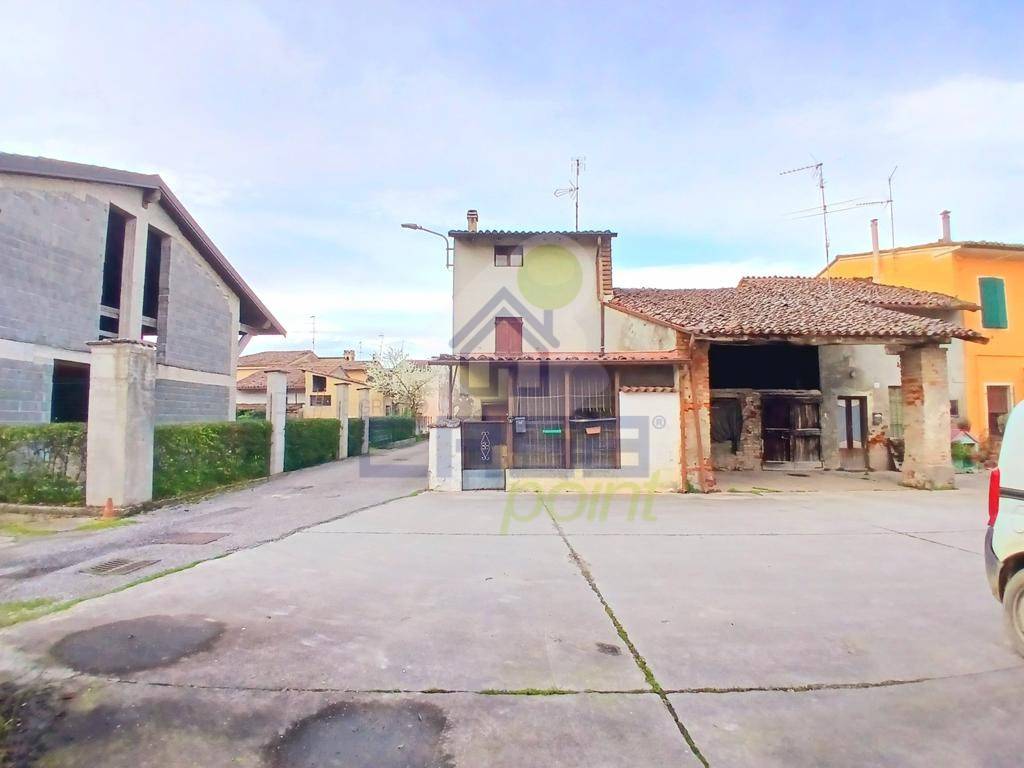 Casa indipendente a Torre de' picenardi in Vicolo Della Pace, 12 - Foto 2