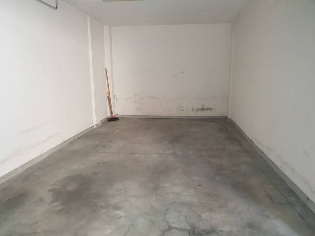Box / garage a Prato in Via Piero della Francesca, 2 - Foto 3
