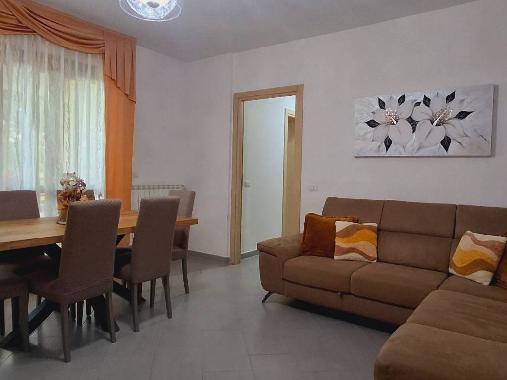 Appartamento a Sermoneta in Via Le Pastine, 31 - Foto 2