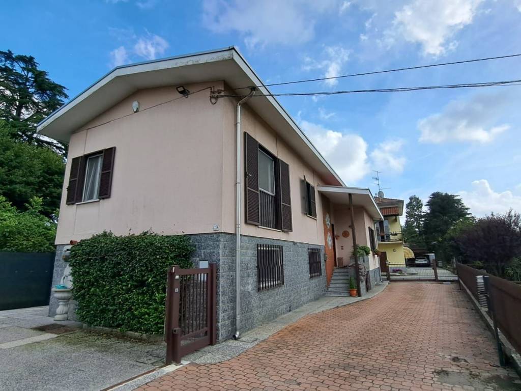 Villa a Castronno in Via Roma, 16 - Foto 2