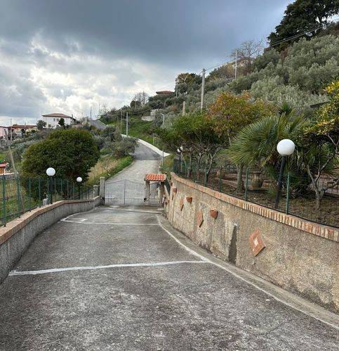 Villa a Catanzaro in Viale Vincenzo Gattoleo - Foto 3