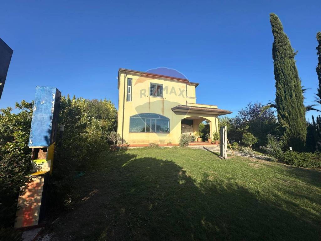 Casa indipendente a Benevento in C/da Roseto - Foto 2