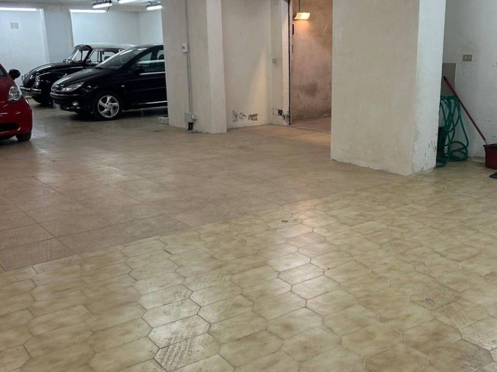 Box / garage a Ragusa in Via Umberto Giordano - Foto 3