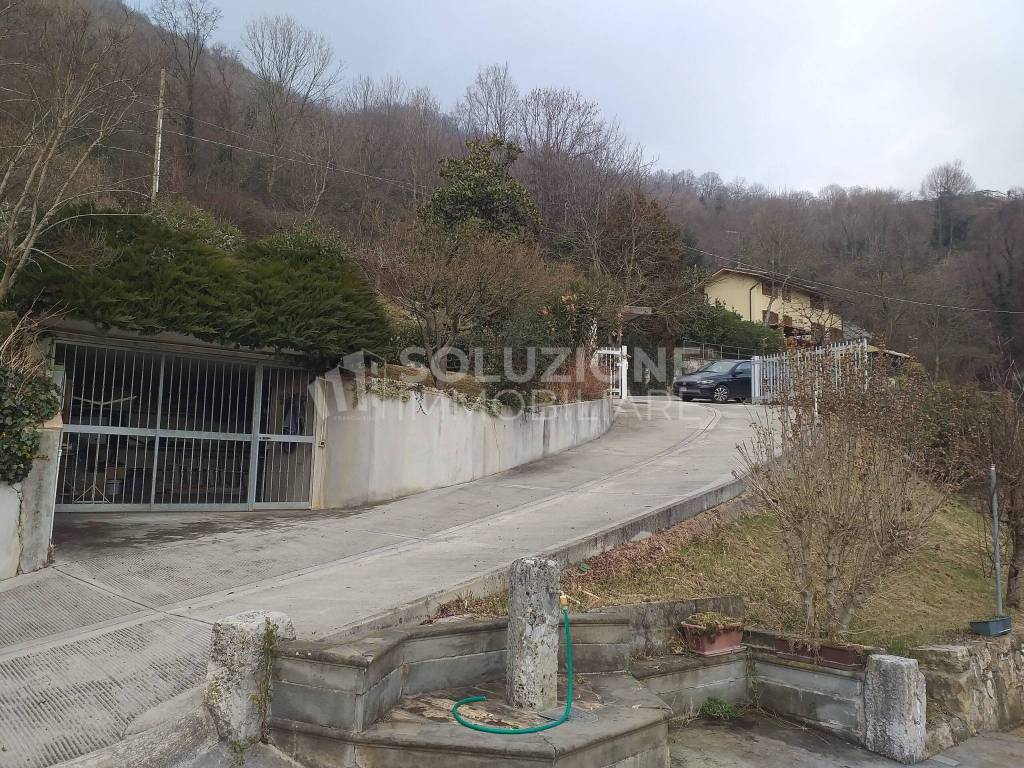 Villa a Nembro in Via Gavarno Sant'Antonio, 1 - Foto 4