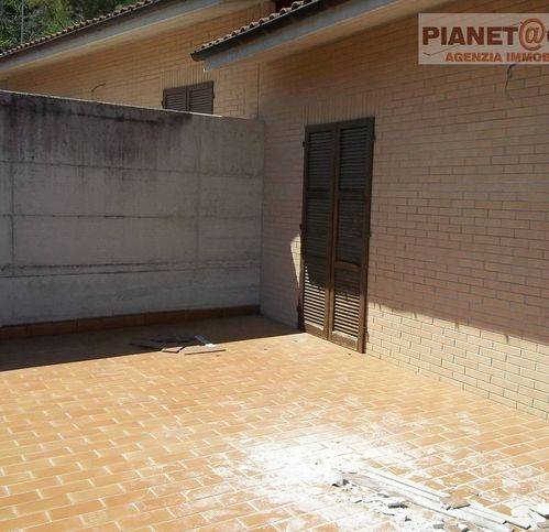 Villetta a schiera a Ascoli piceno in Via Valli Di Lisciano - Foto 3