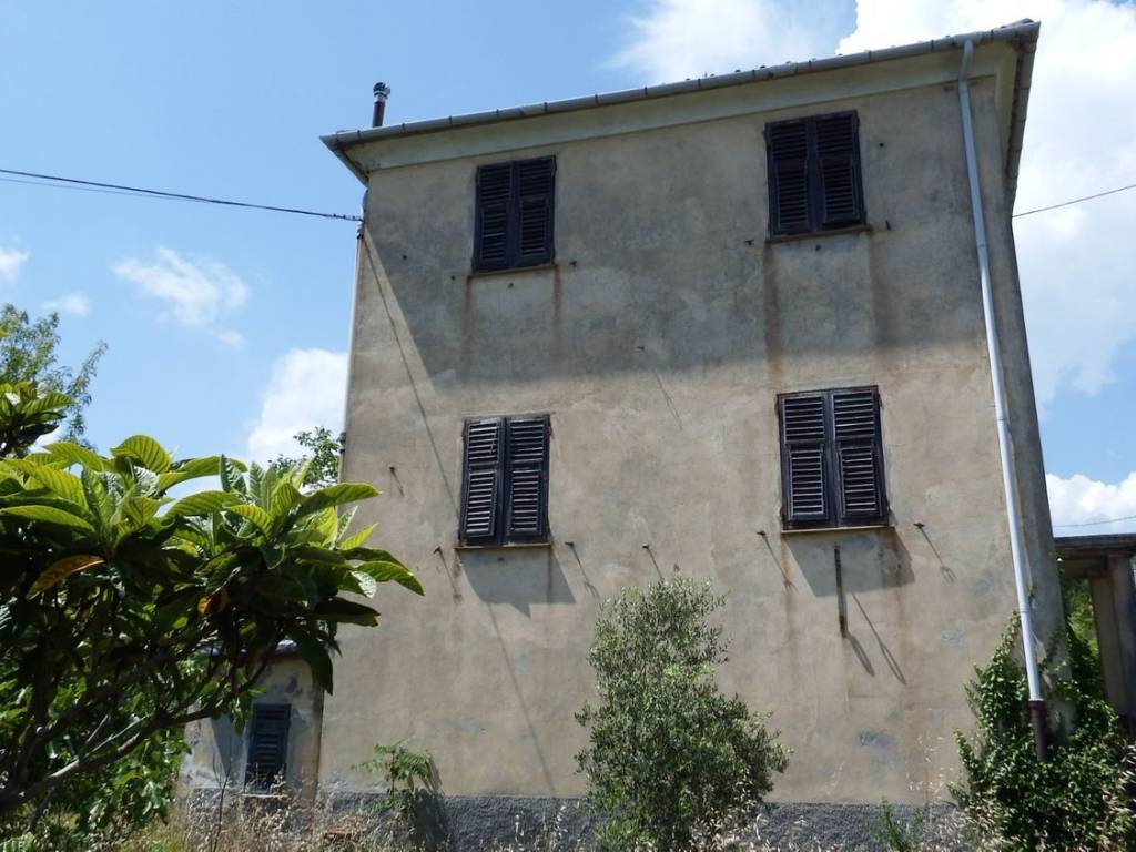 Appartamento a Genova in Via San Biagio di Valpolcevera, 56 - Foto 4