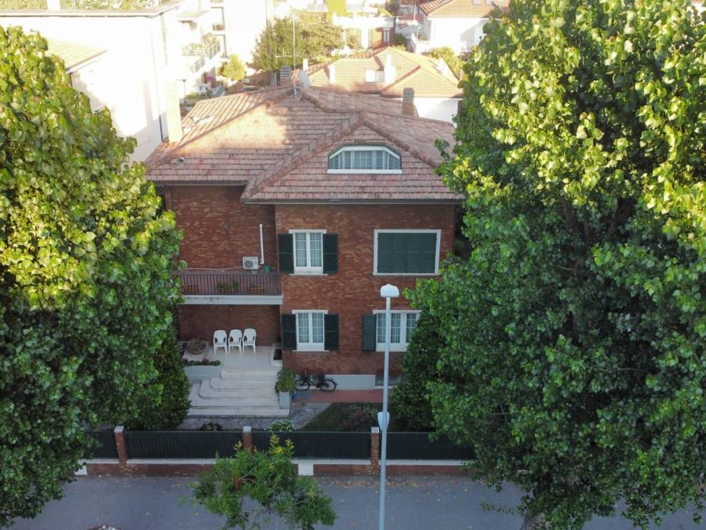 Villa a Pesaro in Viale Guglielmo Marconi, 36 - Foto 2