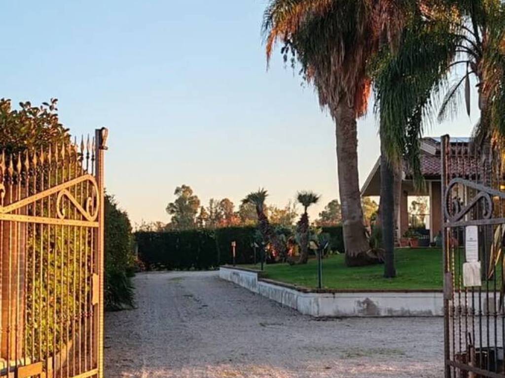 Villa a Cisterna di latina in Via Conca, 48 - Foto 2