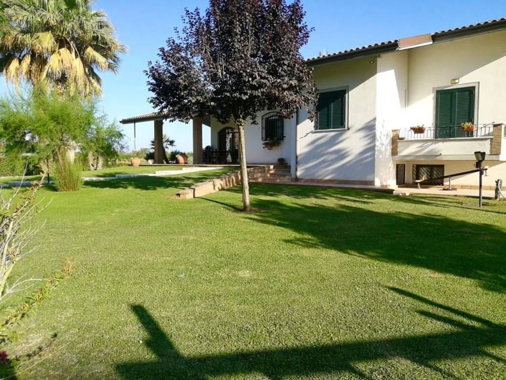 Villa a Cisterna di latina in Via Conca, 48 - Foto 4