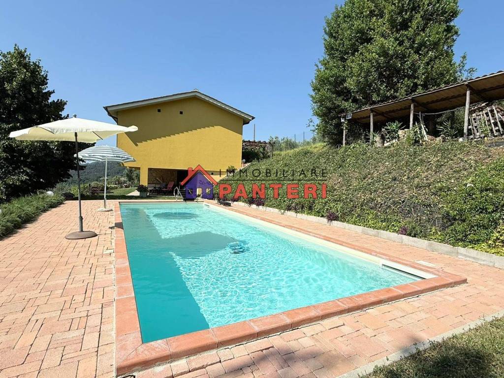 Villa a Pescia in Via Val di Torbola - Foto 2