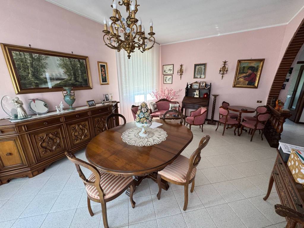Villa a Arcene in Piazza San Michele, 8 - Foto 2
