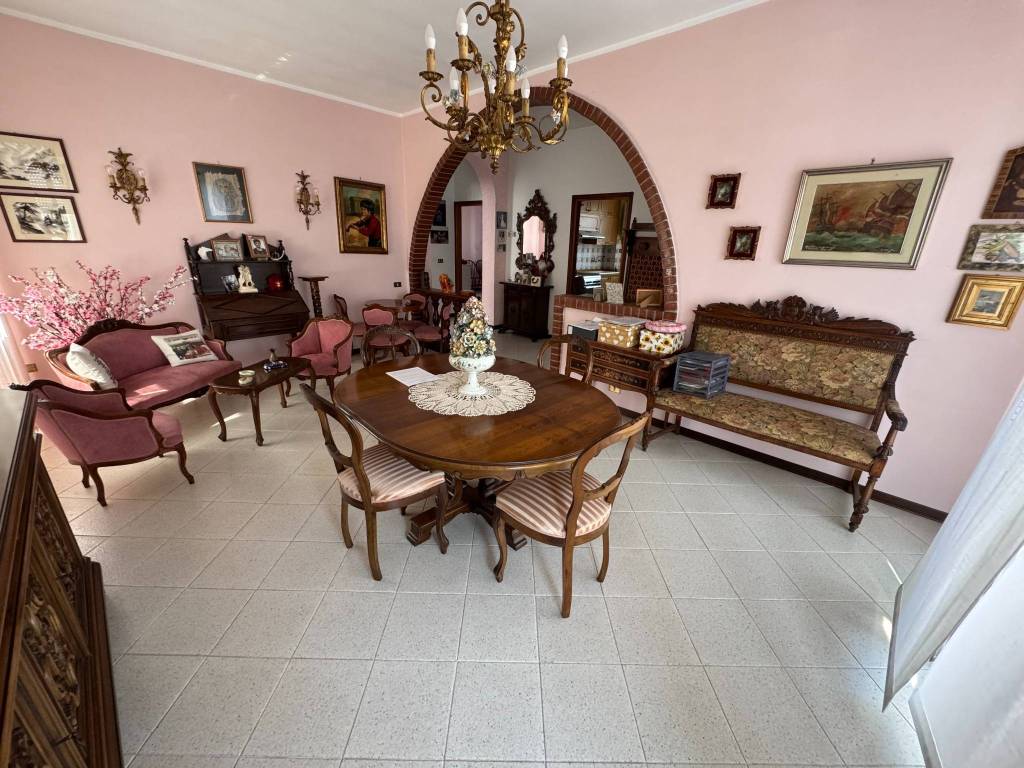 Villa a Arcene in Piazza San Michele, 8 - Foto 3