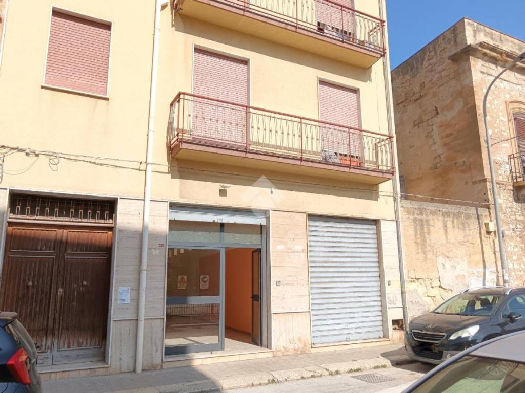 Box / garage a Trapani in Via Zuccalà Pompeo, 35 - Foto 2