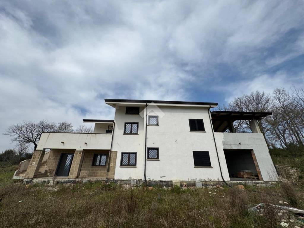 Villa a Ruviano in Via SP198, 11 - Foto 2