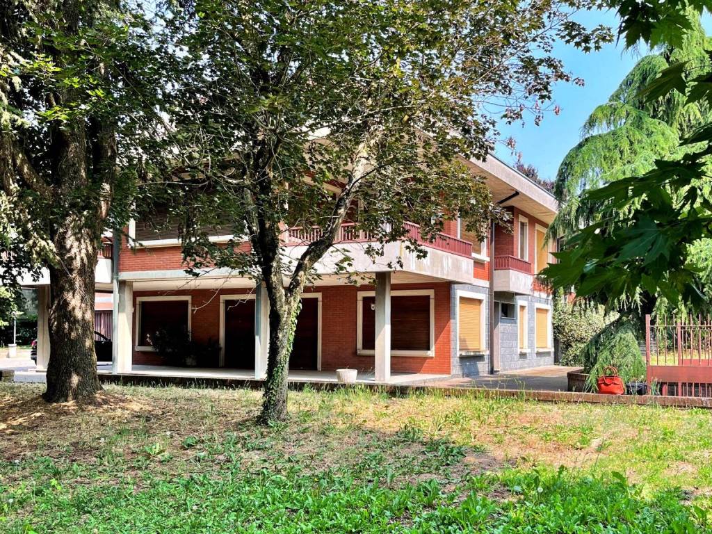 Villa a Pieve porto morone in Via 24 Maggio, 28 - Foto 2