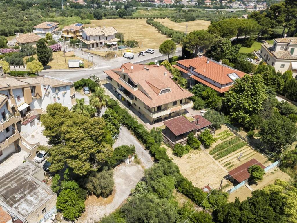 Casa indipendente a Silvi in C.DA SAN SILVESTRO, 49 - Foto 4