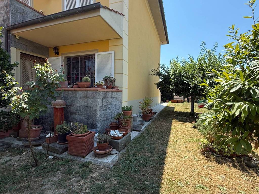 Casa indipendente a Pescia in Via degli Alberghi - Foto 2