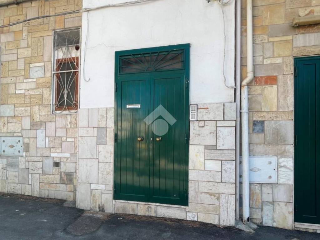 Casa indipendente a Canosa di puglia in Via S. Pio X, 3 - Foto 2