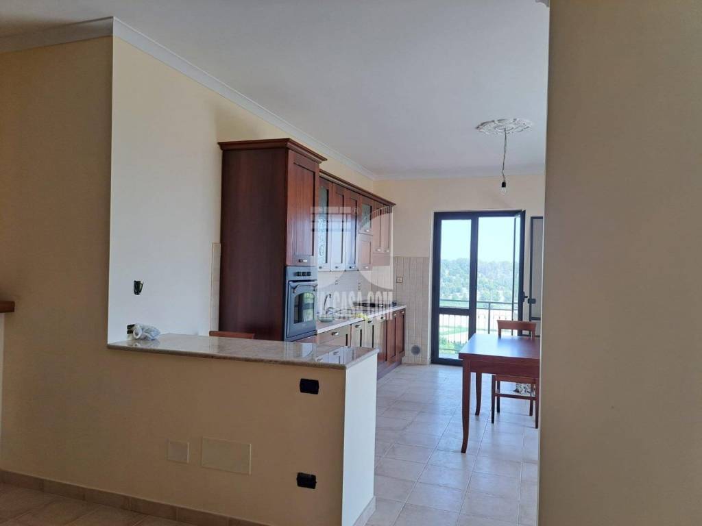 Appartamento a Crotone in via degli arbusti - Foto 4