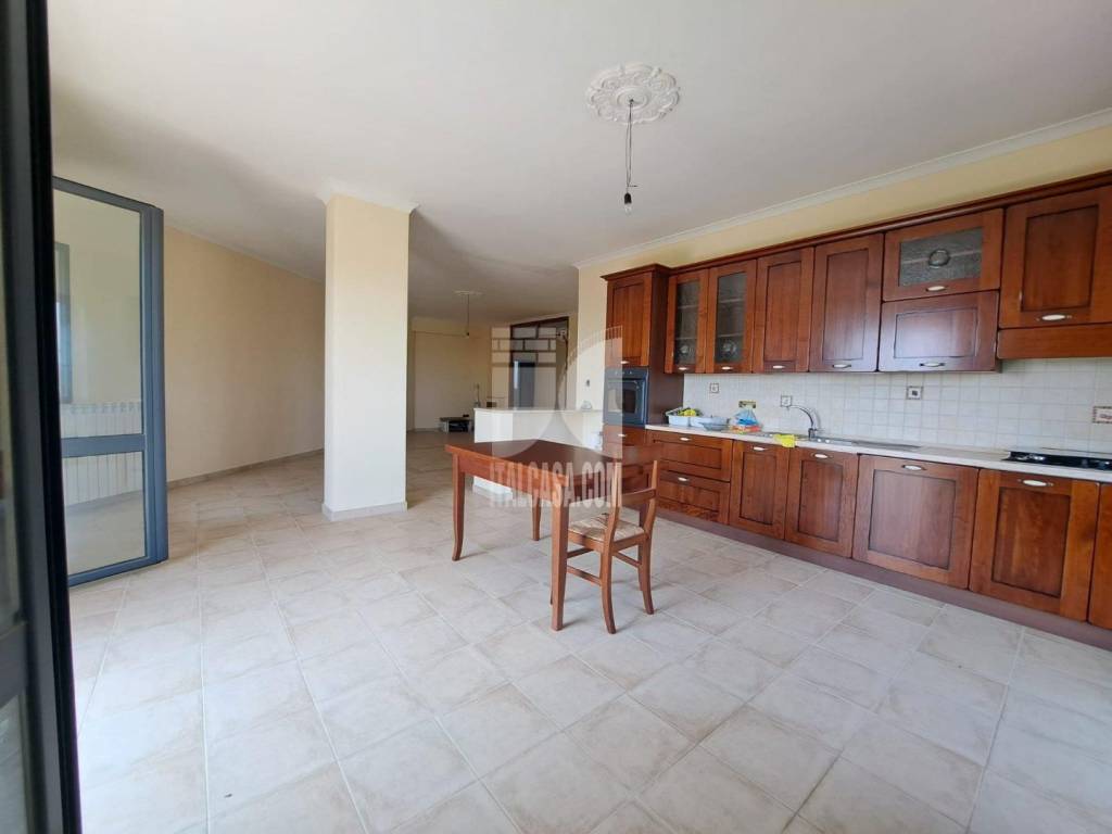 Appartamento a Crotone in via degli arbusti - Foto 5