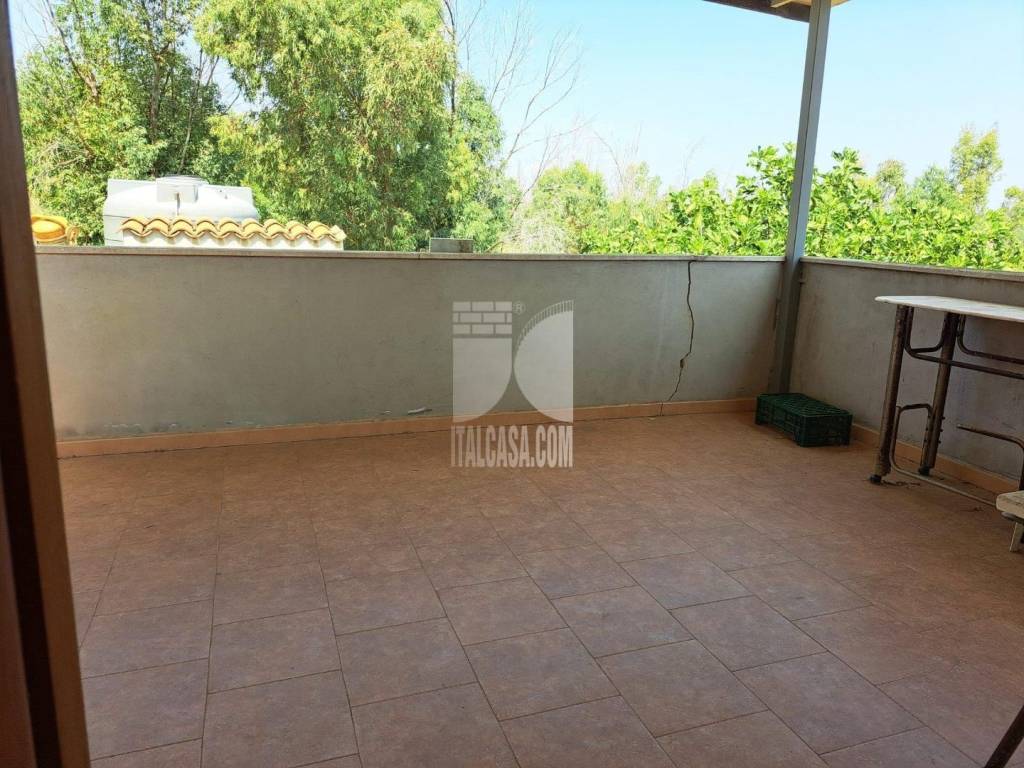 Appartamento a Crotone in via degli arbusti - Foto 5