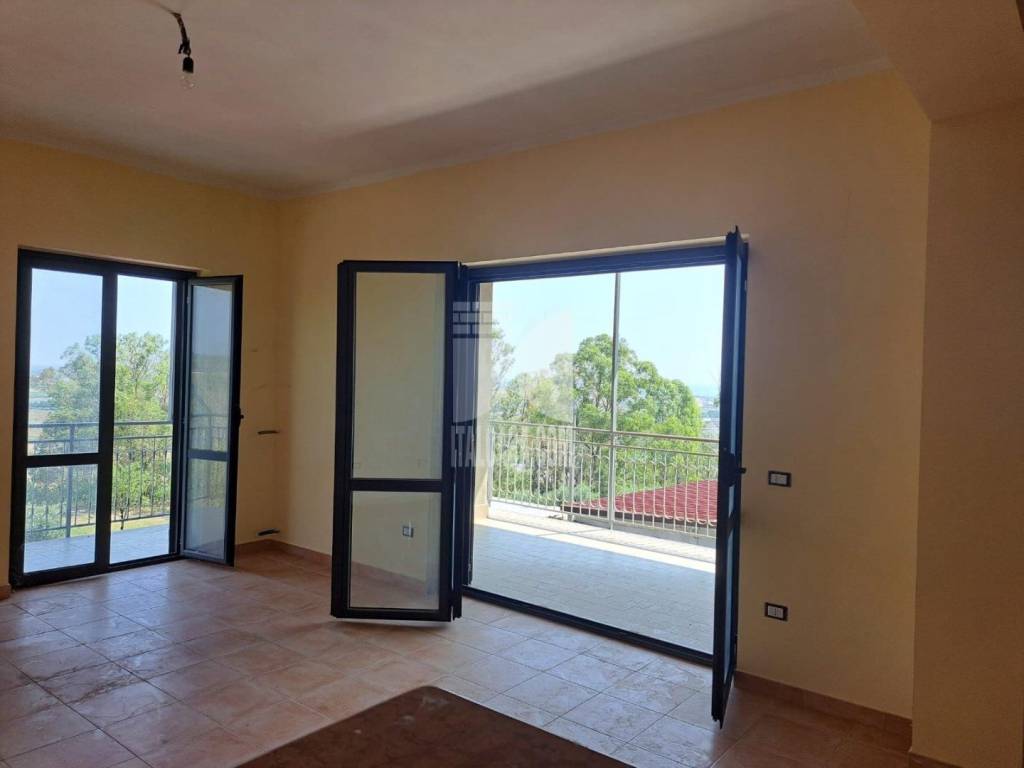 Appartamento a Crotone in via degli arbusti - Foto 3