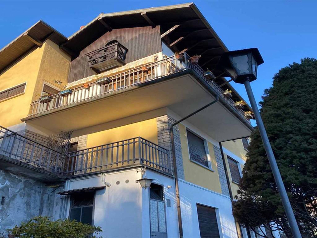 Villa a Oggebbio in Viale Piero Caremoli - Foto 3